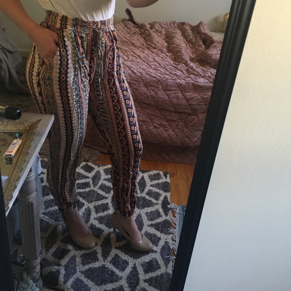 CUTE loose pattern AE hippie pants